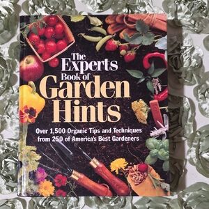 The Experts Book of Garden Hints - Multicolor Cover